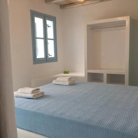 Plaka Bay Villas *